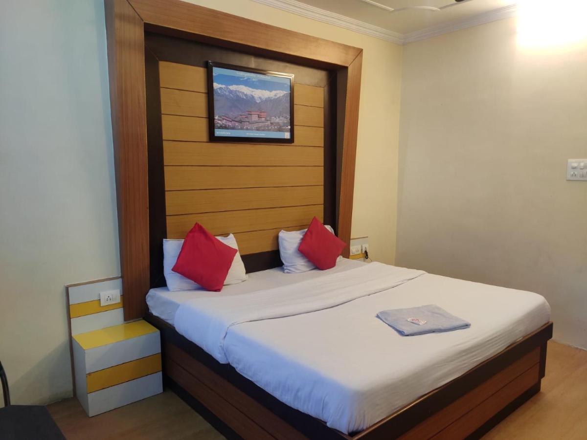 Hotel Amandeep Dharamshala Exterior photo