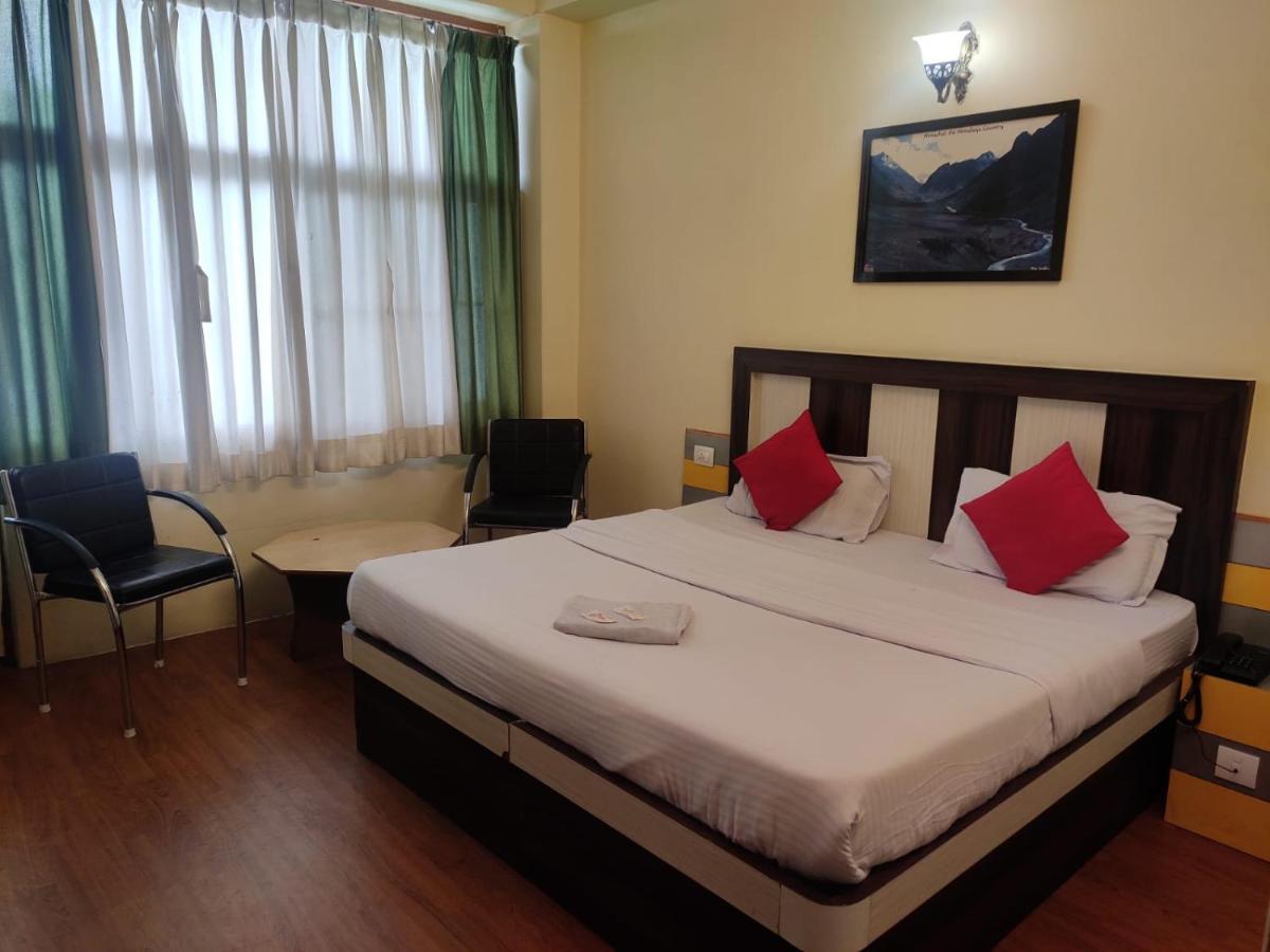 Hotel Amandeep Dharamshala Exterior photo