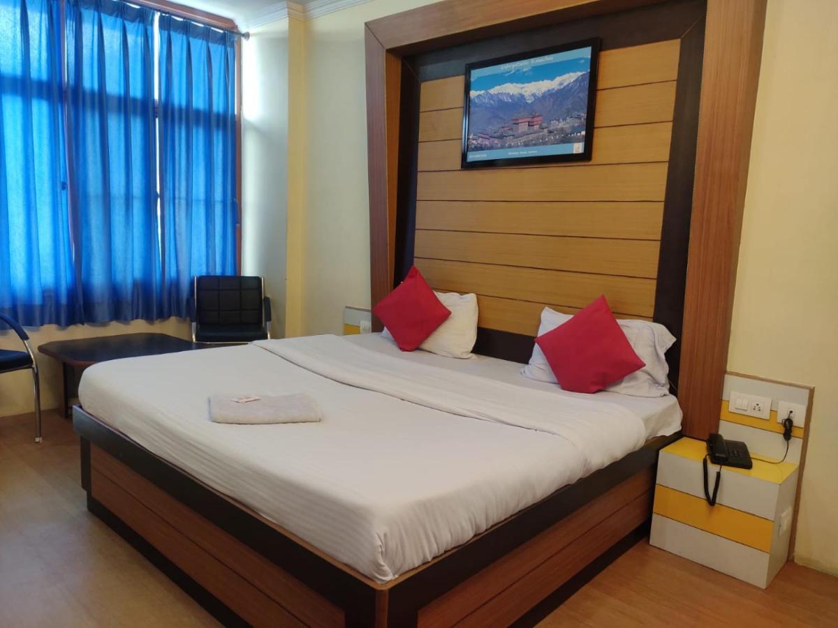 Hotel Amandeep Dharamshala Exterior photo