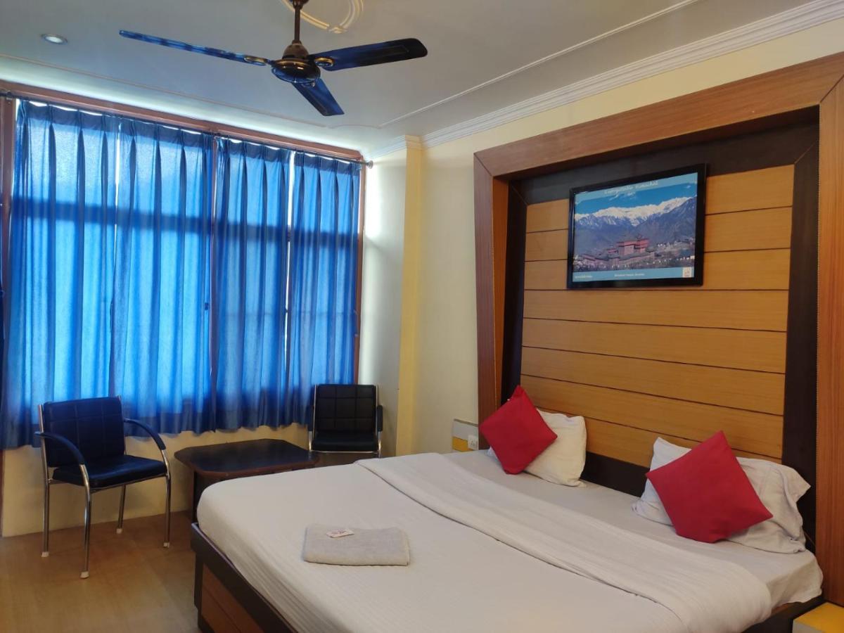 Hotel Amandeep Dharamshala Exterior photo